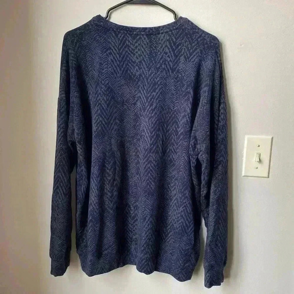 Athleta Printed Crewneck Sweatshirt - Women’s Medium, Navy Blue & Grayish - Picture 7 of 11